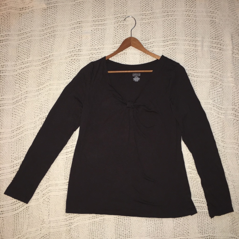 Long Sleeve Shirt with a V Neck and Knot